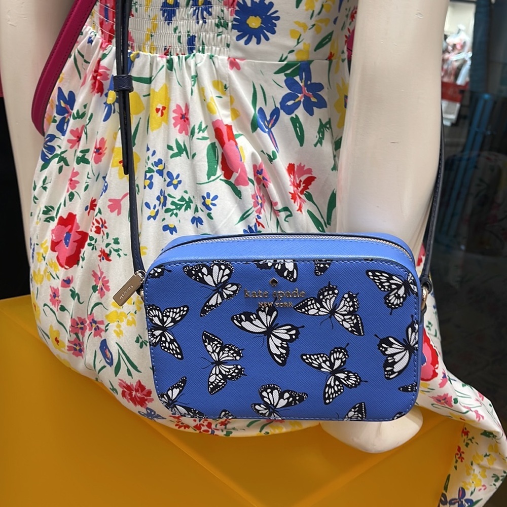 Kate Spade Staci Butterfly Sky Printed Mini Camera Bag,
Blue Multi
NWT - Picture 16 of 16